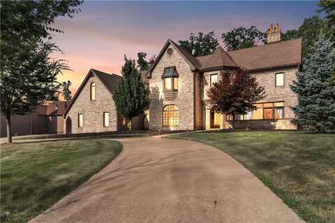 2167 S Villa Dr, Hampden Township, PA 15044