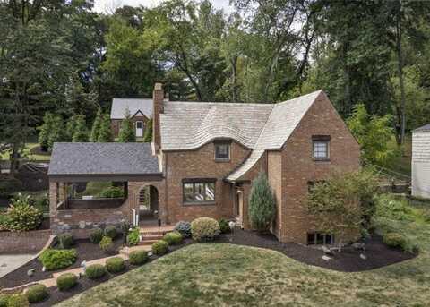 215 Brookside Blvd, St Clair, PA 15241