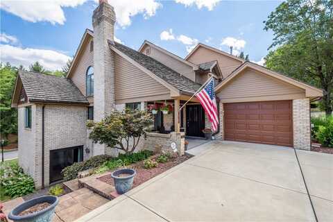 106 Village Ct, St Clair, PA 15241