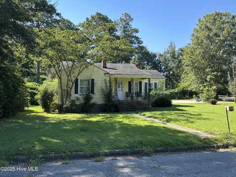 423 Midland Way, Laurinburg, NC 28352