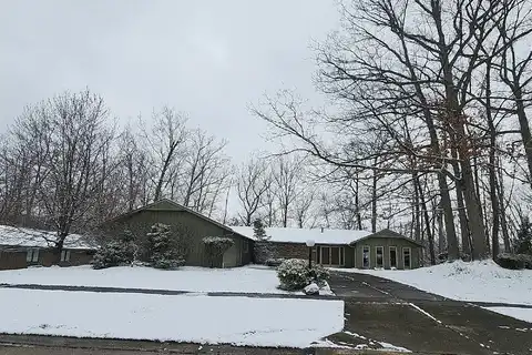 Moss Point, STRONGSVILLE, OH 44136
