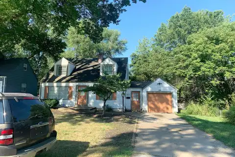 Hedges, RAYTOWN, MO 64133