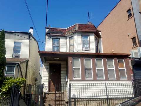 Chestnut, BROOKLYN, NY 11208