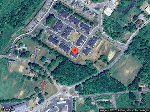 Lindentree Ln, Middletown, NY 10916