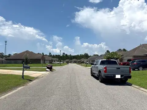 Conifer, DENHAM SPRINGS, LA 70726