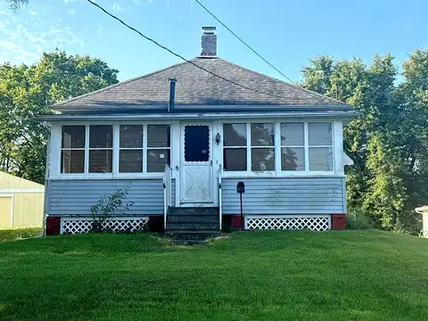 Bell, HILLSBORO, IL 62049