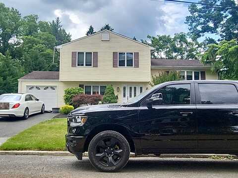 Elm Court, Middletown, NJ 07748