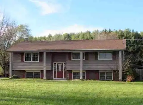 N Pleasant Drive, East Palestine, OH 44413