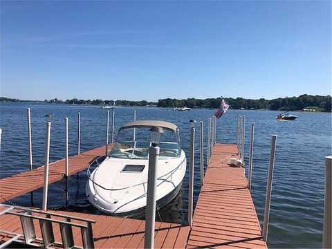 Brooks, WAYZATA, MN 55391