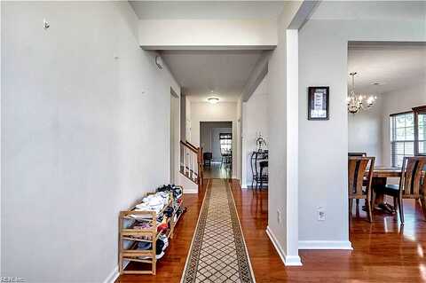 Leonard, NEWPORT NEWS, VA 23601