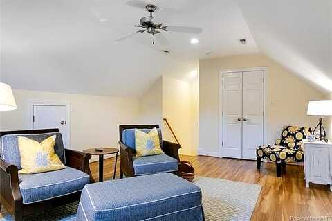 Carlas Hope, WILLIAMSBURG, VA 23188