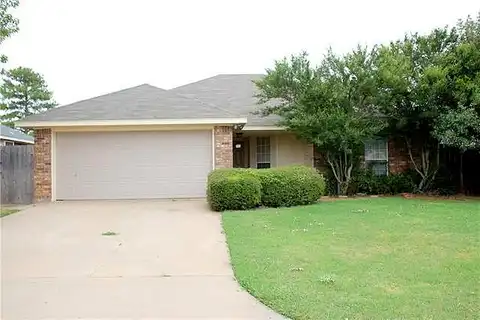 Lisa, BURKBURNETT, TX 76354