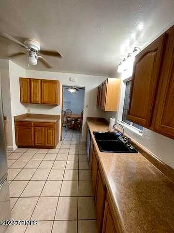 Earll, PHOENIX, AZ 85016