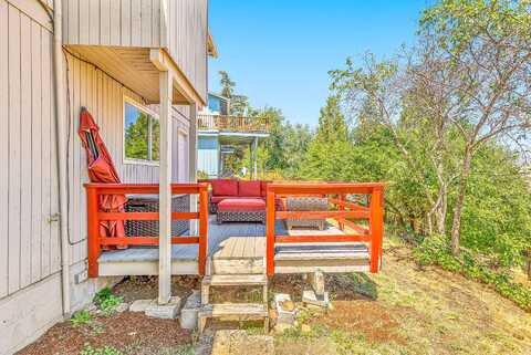 Main, ASHLAND, OR 97520