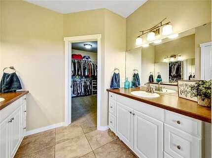 Cape, CLEVELAND, MN 56017