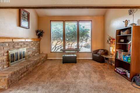 Erin, EUGENE, OR 97408
