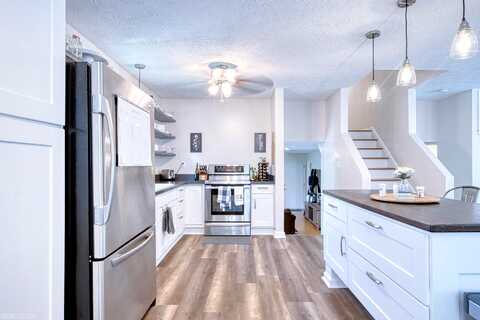 Cambria, CHRISTIANSBURG, VA 24073