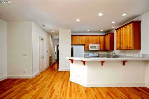 Jasper, BEAVERTON, OR 97007