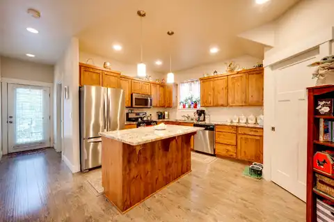 De Haviland, BEND, OR 97701