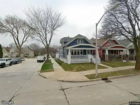 76Th, MILWAUKEE, WI 53219