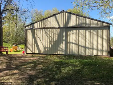 Von, HINCKLEY, MN 55037