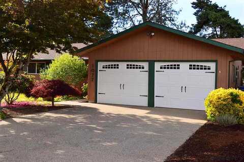 Munkers, SALEM, OR 97317
