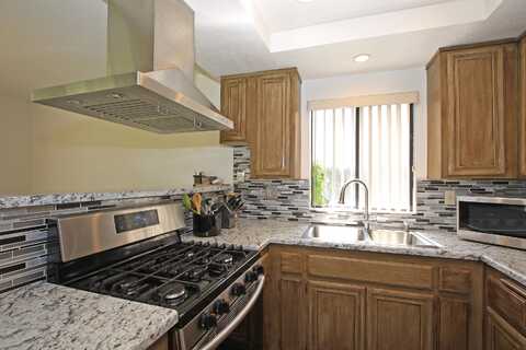 Jupiter Hills, PALM DESERT, CA 92211