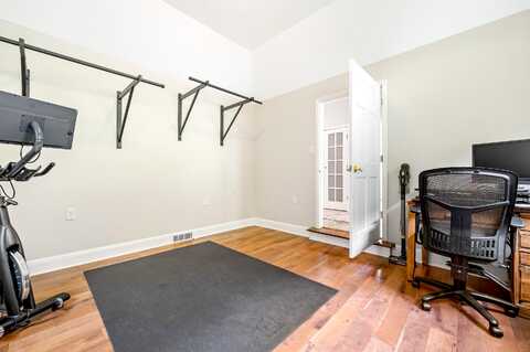 Sandalwood, BRISTOL, VA 24201