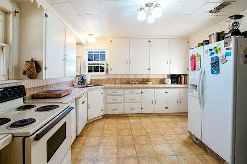 11Th, ALPINE, TX 79830