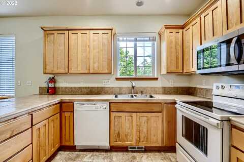 174Th, PORTLAND, OR 97233
