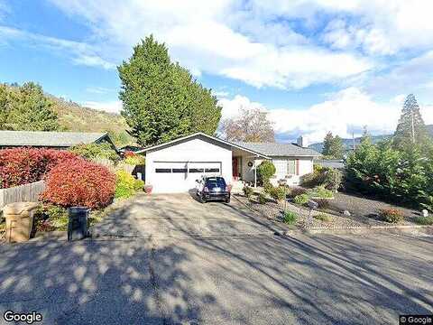 Royal, GRANTS PASS, OR 97526