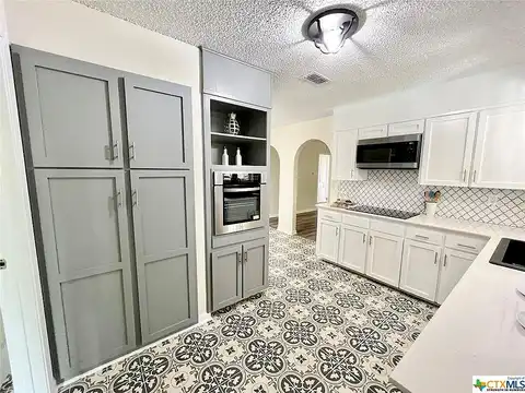 Donna, COPPERAS COVE, TX 76522
