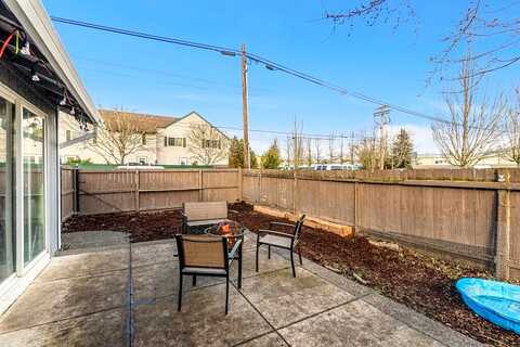 Bina, NEWBERG, OR 97132