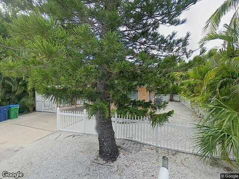De Palmas, HOLMES BEACH, FL 34217