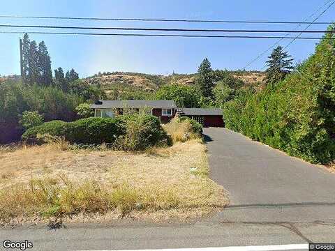 10Th, THE DALLES, OR 97058