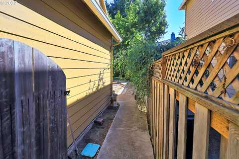 Paddington, BEAVERTON, OR 97006