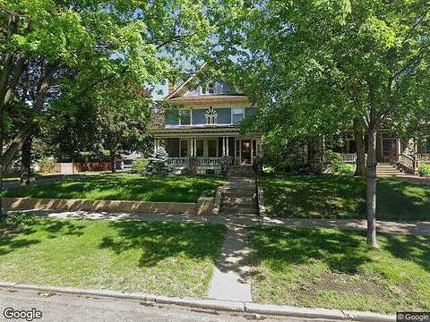 Fairmount, SAINT PAUL, MN 55105
