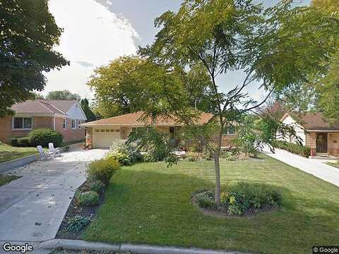 Jerelyn, MILWAUKEE, WI 53219