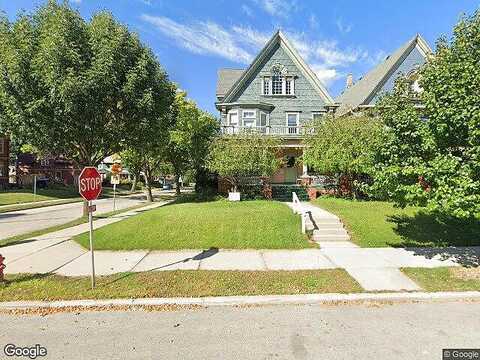 Mckinley, MILWAUKEE, WI 53208