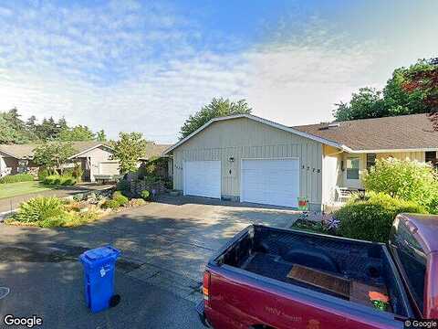 Dayna, EUGENE, OR 97408