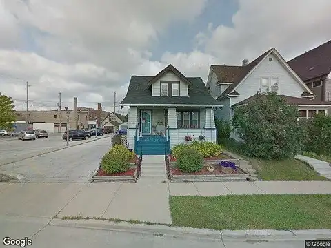 74Th, MILWAUKEE, WI 53214