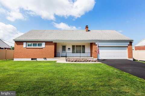 Marie, EPHRATA, PA 17522