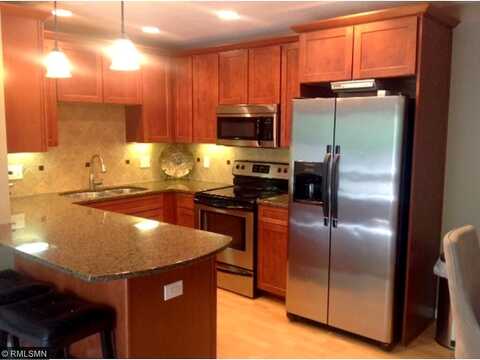 Greenwood, SAINT PAUL, MN 55122