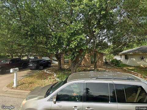 Laura, COLLEGE STATION, TX 77840
