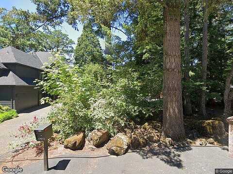 Kelok, LAKE OSWEGO, OR 97034