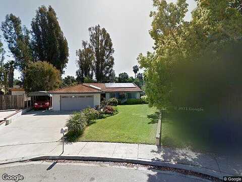 La Rue, FALLBROOK, CA 92028