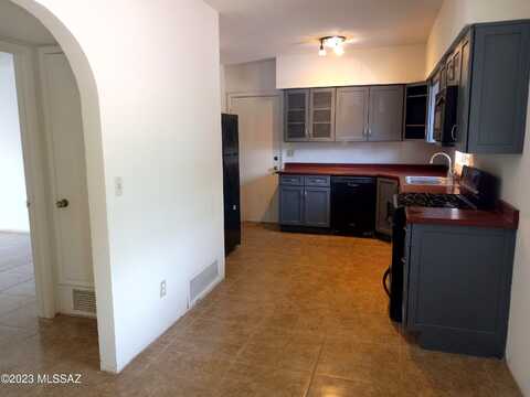 Elias, TUCSON, AZ 85701