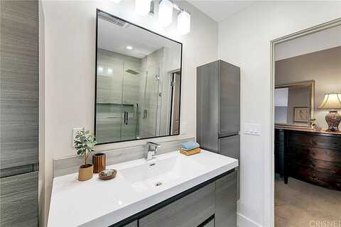 Archwood, VAN NUYS, CA 91405