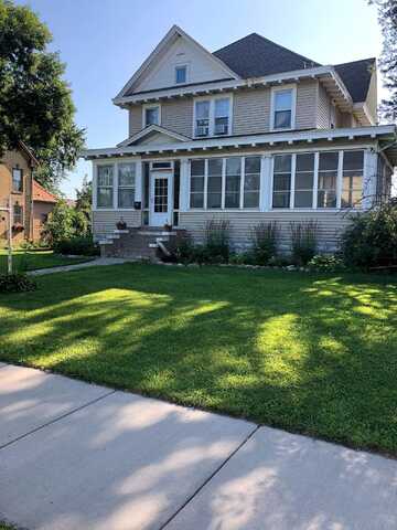 Elm, CHASKA, MN 55318