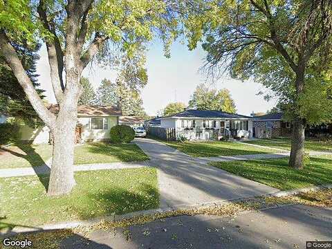 7Th, EAST GRAND FORKS, MN 56721